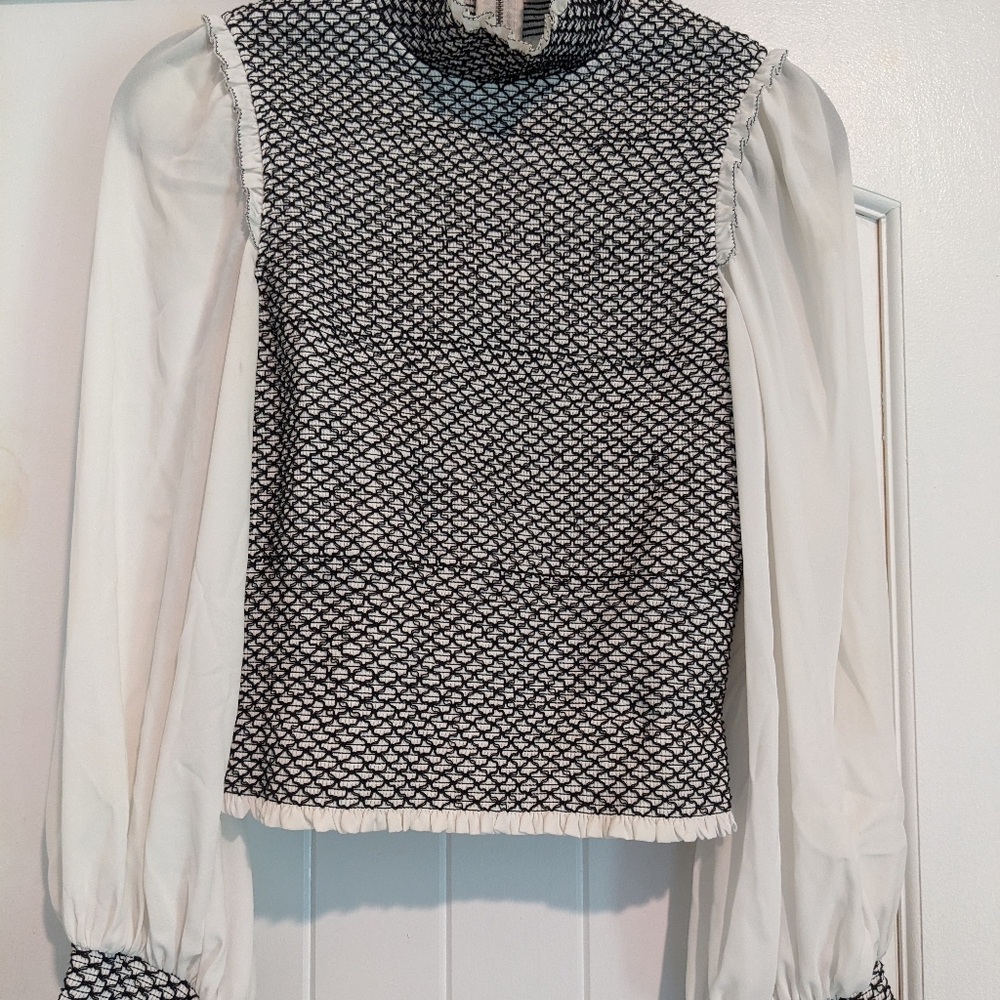 Alice + Olivia Black and White Patterned Top - Picture 3 of 8